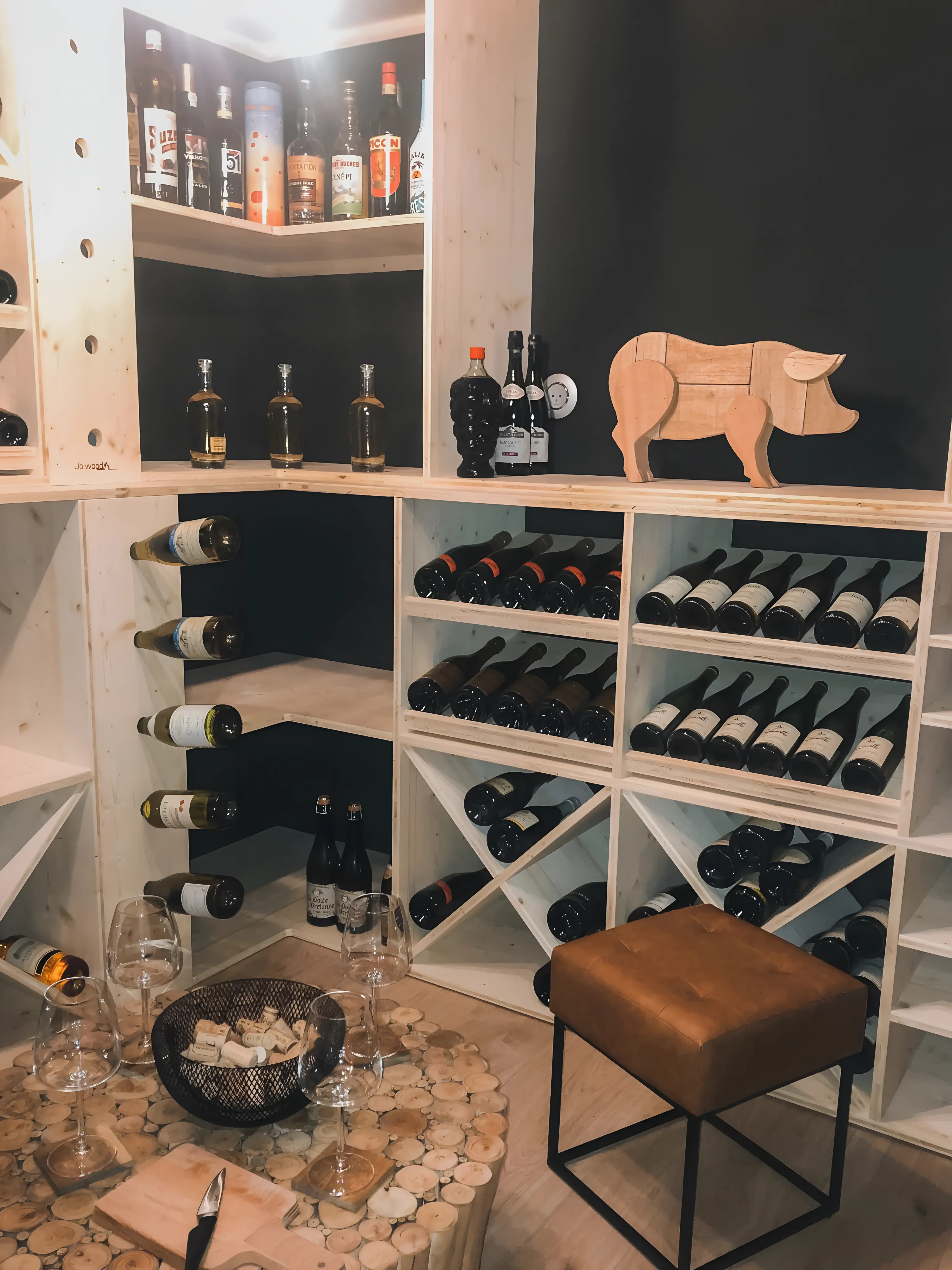 Cave de château en Bourgogne - Installation monumentale épicéa